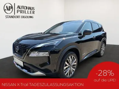 Neu Nissan X-Trail Tekna 213 PS (156 kW) 2026 Schwarz SUV