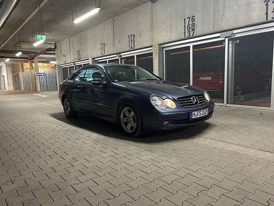 Second-hand Mercedes CLK200 Avantgarde 163 CP (119 kW) 2003 Albastru