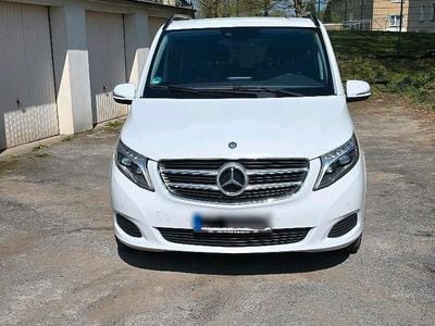 Mercedes V220