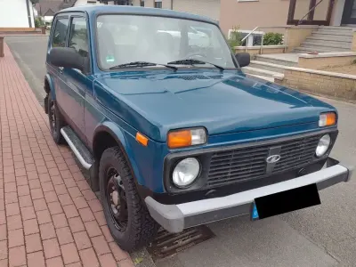 Gebraucht Lada niva 83 PS (61 kW) 2012 Blau SUV