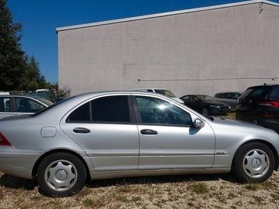 Mercedes C200