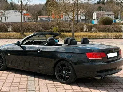 Gebraucht BMW 325 Cabriolet 218 PS (160 kW) 2009 Schwarz Cabrio
