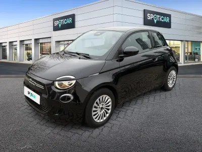 Gebraucht Fiat 500e Action 69 kW (95 PS) 2022 Schwarz Kleinwagen