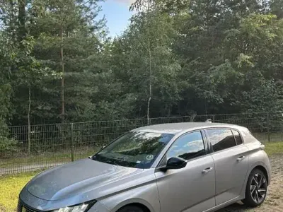 Gebraucht Peugeot 308 Allure 131 PS (96 kW) 2022 Grau Limousine