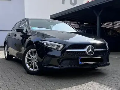 Gebraucht Mercedes A180 122 PS (89 kW) 2018 Schwarz Limousine