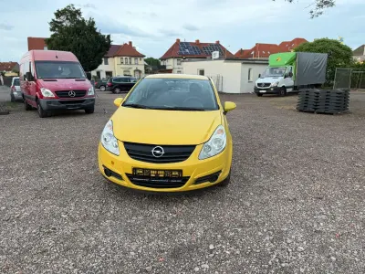 Gebraucht Opel Corsa Selection 60 PS (44 kW) 2009 Sunny melon Kleinwagen
