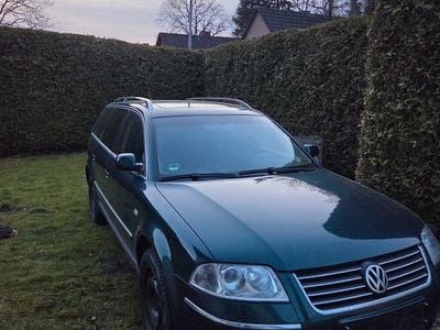 Second-hand VW Passat Comfortline 193 CP (141 kW) 2004 Verde Berlinǎ