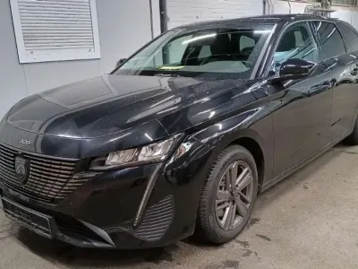Gebraucht Peugeot 308 Allure 131 PS (96 kW) 2024 Schwarz Kombi