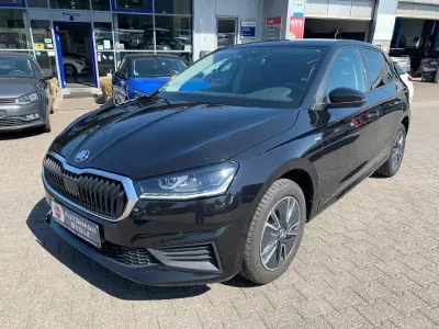 Gebraucht Skoda Fabia Tour 95 PS (69 kW) 2022 Cerna magic/black magic Kleinwagen