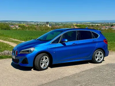 Używany BMW 225 Active Tourer iPerformance 224 KM (164 kW) 2020 Niebieski Minivan