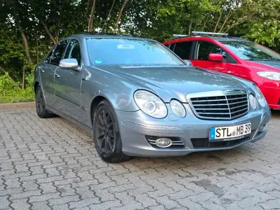 Gebraucht Mercedes E280 Avantgarde 190 PS (139 kW) 2008 Grau Limousine