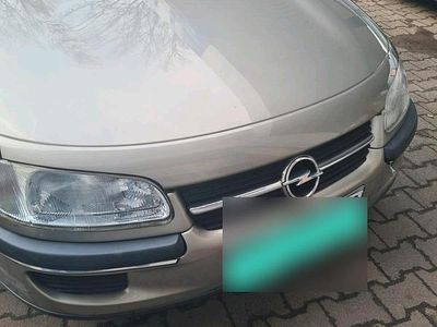 Gebraucht Opel Omega 116 PS (85 kW) 1996 Gold Limousine