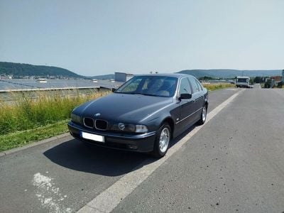 BMW 523