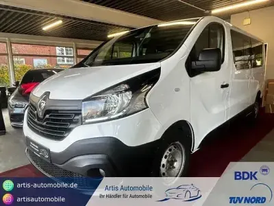 Gebraucht Renault Trafic Authentique 125 PS (91 kW) 2017 Weiß Van / Kleinbus