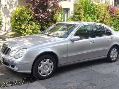 Mercedes E320
