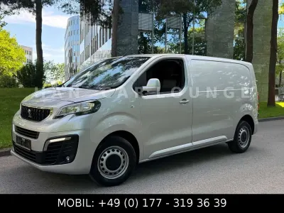 Gebraucht Peugeot Expert Premium 122 PS (89 kW) 2018 Silber Van