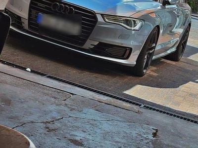 Silber Gebraucht 2015 Audi A6 S-Line Limousine | 18.999 €