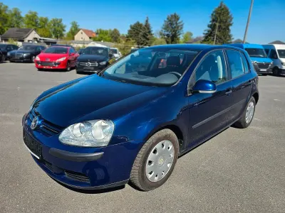 Gebraucht VW Golf IV Trendline 90 PS (66 kW) 2004 Blau Kleinwagen