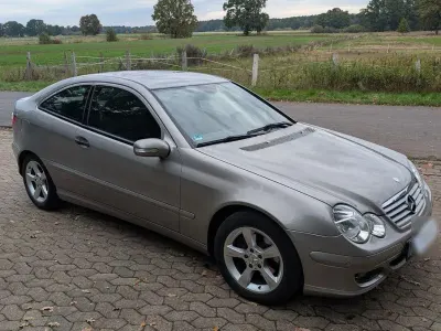 Gebraucht Mercedes C200 163 PS (119 kW) 2007 Grau Coupé