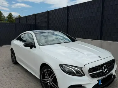 Gebraucht Mercedes E220 AMG line 194 PS (142 kW) 2019 Weiß Coupé
