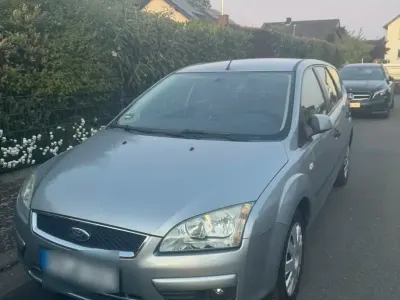 Gebraucht Ford Focus 100 PS (73 kW) 2005 Grau Kombi