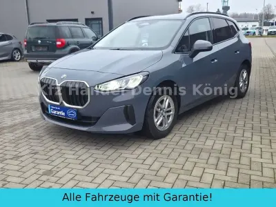 Gebraucht BMW 220 Active Tourer 170 PS (125 kW) 2025 Grau Van / Kleinbus