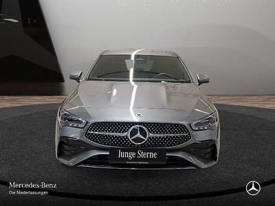 Gebraucht Mercedes CLA200 Shooting Brake Premium 163 PS (119 kW) 2024 Grau Kombi