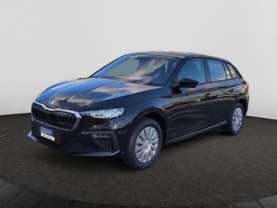 Neu Skoda Scala Essence 95 PS (69 kW) 2025 Schwarzmagic perleffekt Kleinwagen