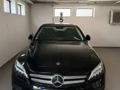 Gebraucht Mercedes C180 Avantgarde 156 PS (114 kW) 2018 Schwarz Limousine
