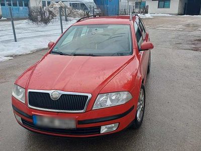 Rot Gebraucht 2007 Skoda Octavia Kombi | 2.200 €