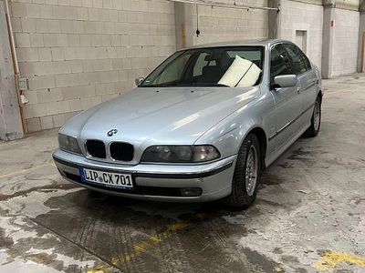 BMW 523
