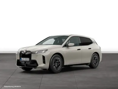 Gebraucht BMW iX 300 kW (408 PS) 2025 Dune grey metallic SUV
