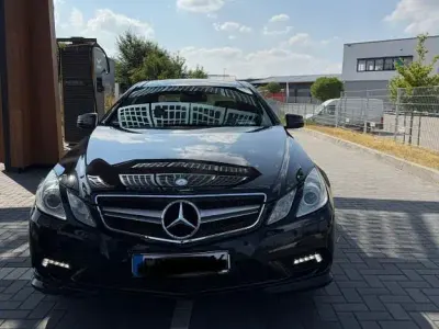Gebraucht Mercedes E250 Elegance 204 PS (150 kW) 2010 Schwarz Coupé