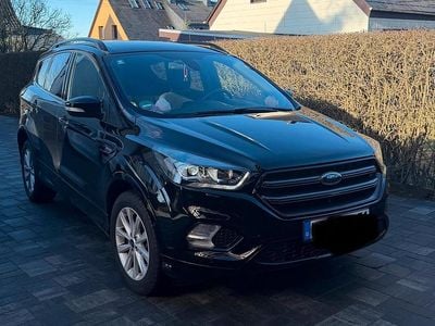 Gebraucht Ford Kuga 150 PS (110 kW) 2019 Schwarz SUV