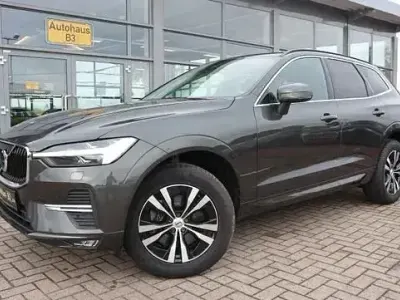 Gebraucht Volvo XC60 Momentum 197 PS (144 kW) 2022 Grau SUV