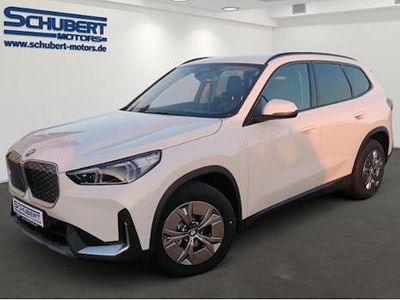Neu BMW iX1 Performance 150 kW (204 PS) 2025 Weiß SUV
