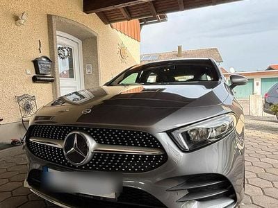 Gebraucht Mercedes A180 AMG line 136 PS (100 kW) 2020 Grau Limousine