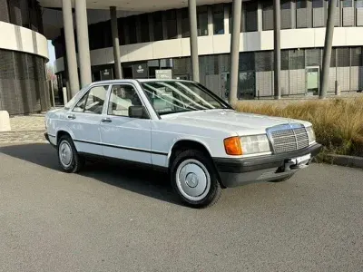 Używany Mercedes 190 105 KM (77 kW) 1986 Biały Sedan/Limuzyna