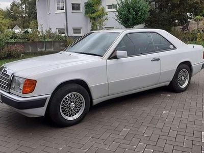 Gebraucht Mercedes 230 132 PS (97 kW) 1990 Weiß Coupé