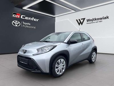 Gebraucht Toyota Aygo X X-play 72 PS (52 kW) 2022 Silber SUV