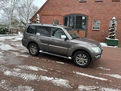 Braun Gebraucht 2015 Mitsubishi Pajero Top SUV | 22.000 € (Superpreis)
