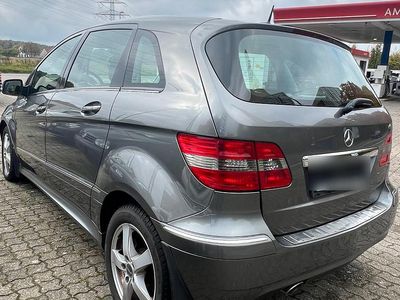 Mercedes B180