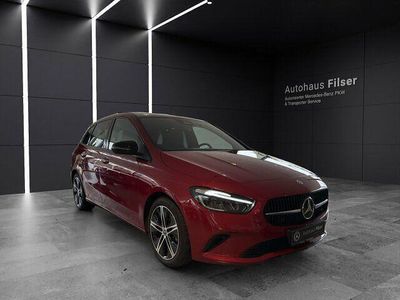 Rot Gebraucht 2024 Mercedes B180 Progressive Van / Kleinbus | 37.823 €
