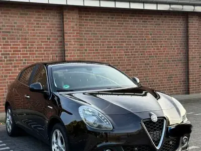 Gebraucht Alfa Romeo Giulietta 150 PS (110 kW) 2018 Schwarz Kleinwagen