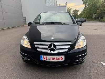 Gebraucht Mercedes B200 193 PS (141 kW) 2009 Schwarz Van / Kleinbus