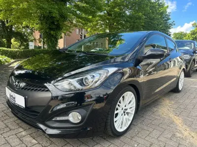 Gebraucht Hyundai i30 Classic 99 PS (72 kW) 2013 Schwarz Coupé