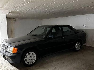 Second-hand Mercedes 190 170 CP (125 kW) 1985 Albastru Berlinǎ
