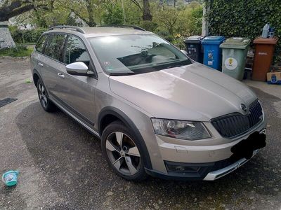 gebraucht Skoda Octavia 2.0 TDI DSG 4x4 Scout Combi Scout