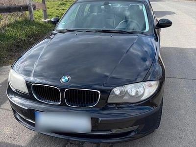 Gebraucht BMW 116 122 PS (89 kW) 2007 Schwarz Kleinwagen