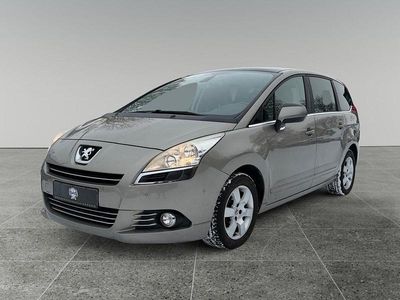 Gold Gebraucht 2011 Peugeot 5008 Access Van / Kleinbus | 5.499 € (Teuer)